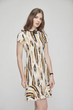 vestido tubinho jovem
